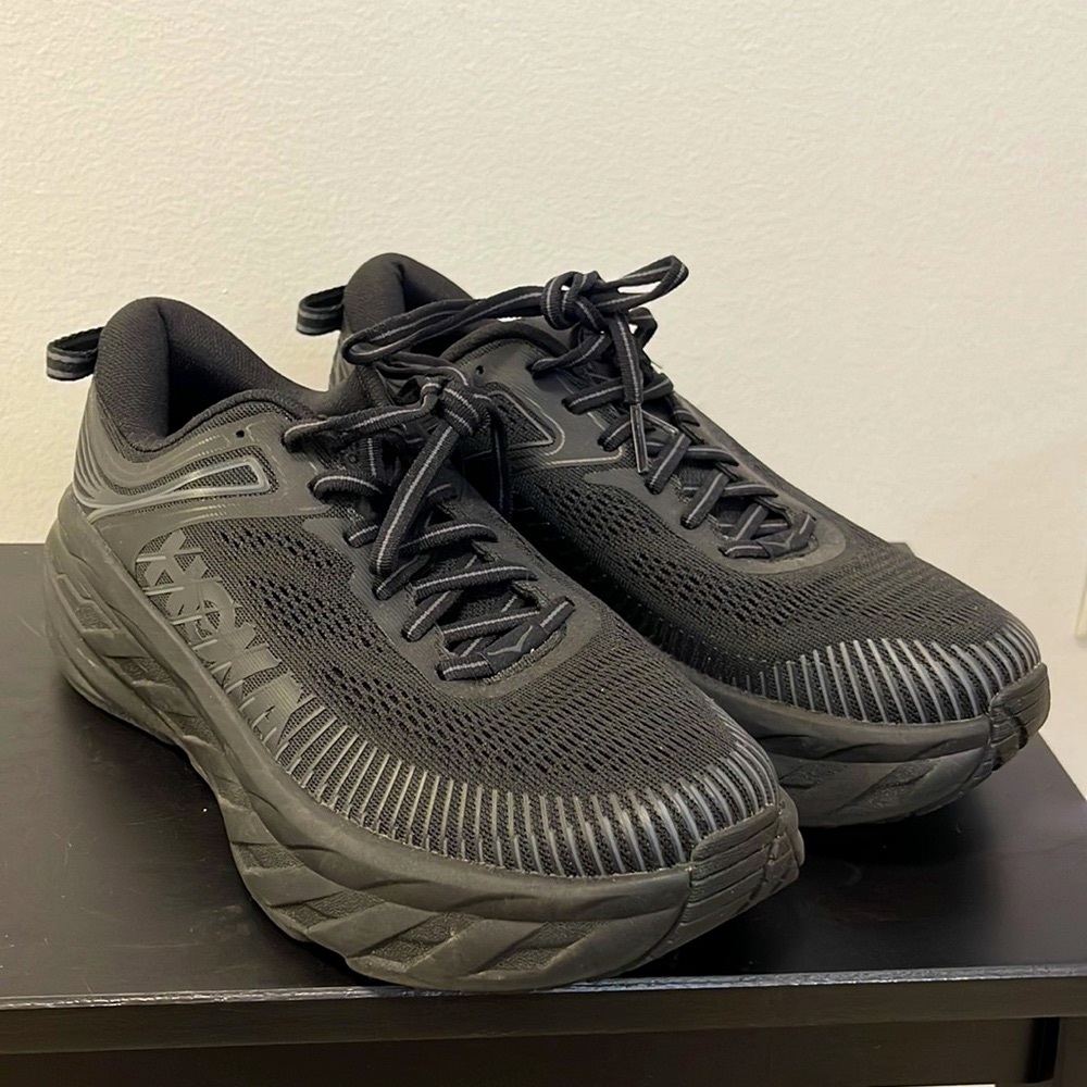 Black Hoka Bondi 7